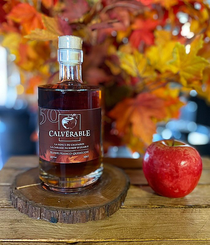 CALVÉRABLE - 50 CL - Le Calvérable, la force du Calvados, la caresse du sirop d'érable CALVÉRABLE - 50 CL - Le Calvérable, la force du Calvados, la caresse du sirop d'érable